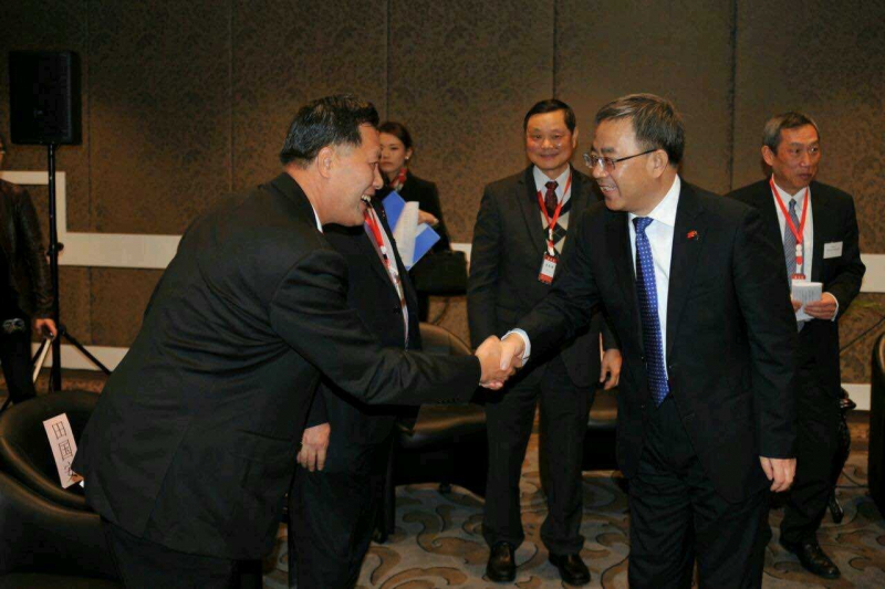 中央政治局委员、广东省委书记胡春华访新,会见探花精选
化学系82级校友黄伟雄
